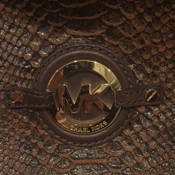 Michael Kors brown textured Python shoulder bag - Picture 2 of 5